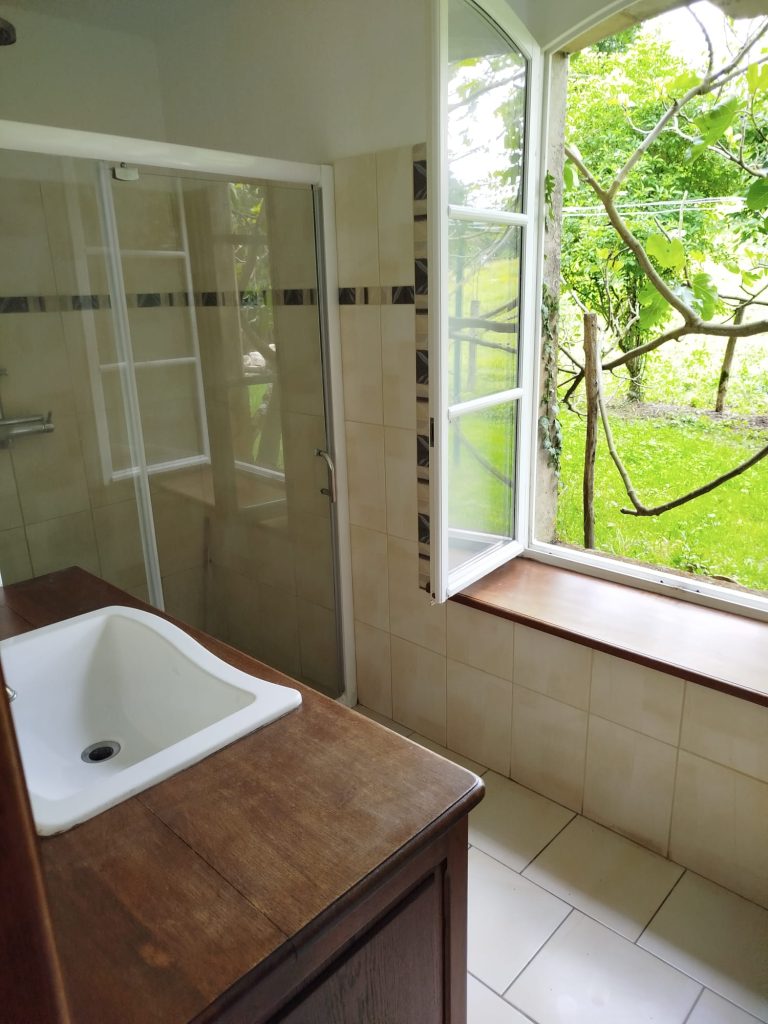 salle d'eau maison mélùma